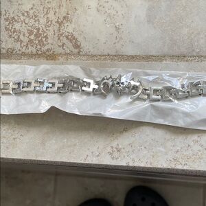 NEW Silver Bracelet with Skull